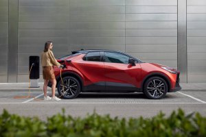 Jenissä muutama auto näitä tarjoushintaan