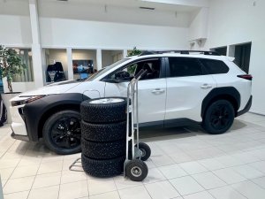 Toyota bZ4X Touring – talvirenkaat 490 € ja edullinen rahoitus
